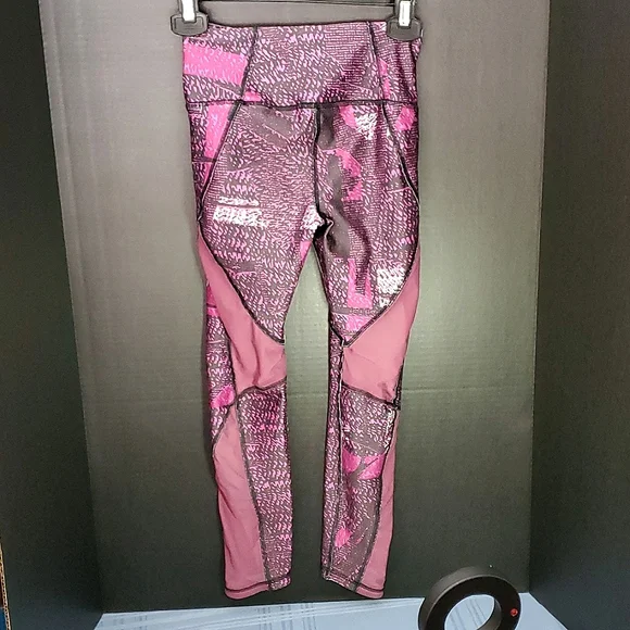 Under Armour Heat Gear Compression Leggings - Size X-Small - Picture 5 of 13